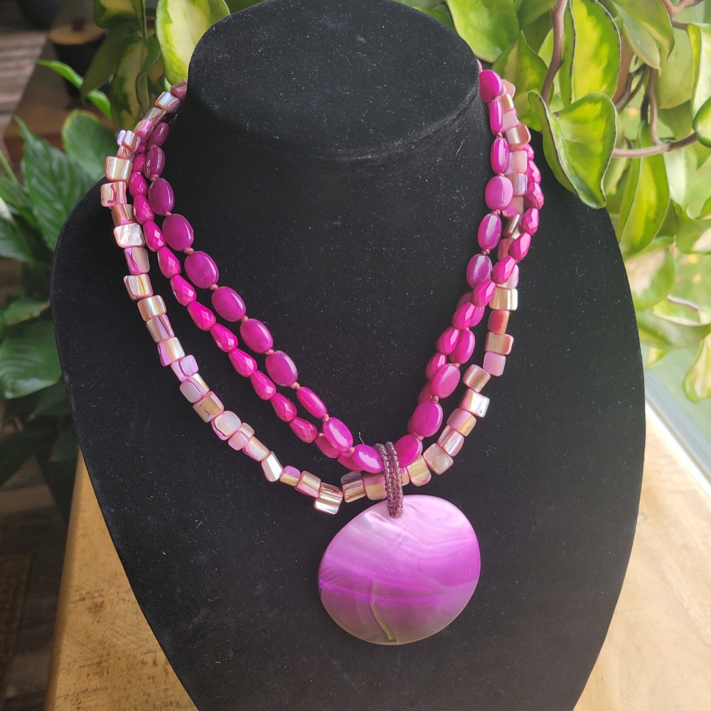 Statement Necklace Magenta Beads Shell Disc Pendant Bohemian Fashion‎ Jewelry
